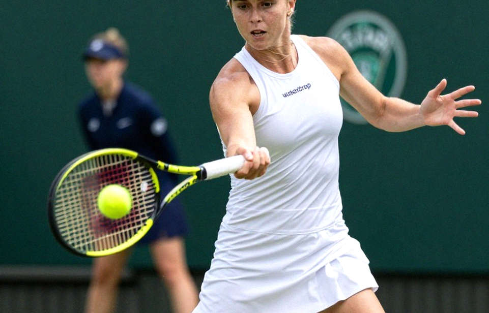 Ô trống trong bảng tính: nghề viết tennis và cám dỗ lấp đầy khoảng lặng