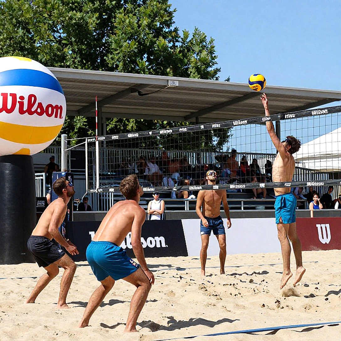 Nebraska số 1 trong Top 16 đầu tiên của ủy ban NCAA: khi bảng thành tích che mất tín hiệu lịch thi đấu