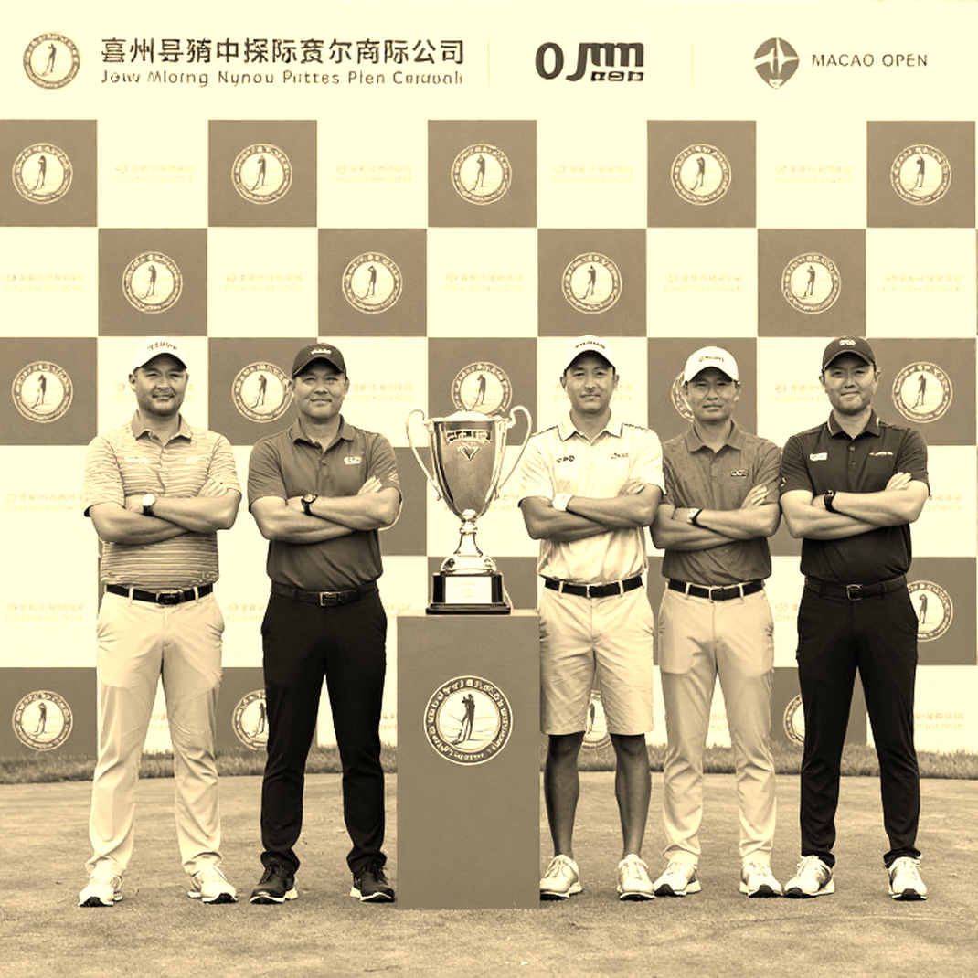 Vijay Singh thắng SAS Championship ở tuổi 63: caddie đổi, dữ liệu không đổi